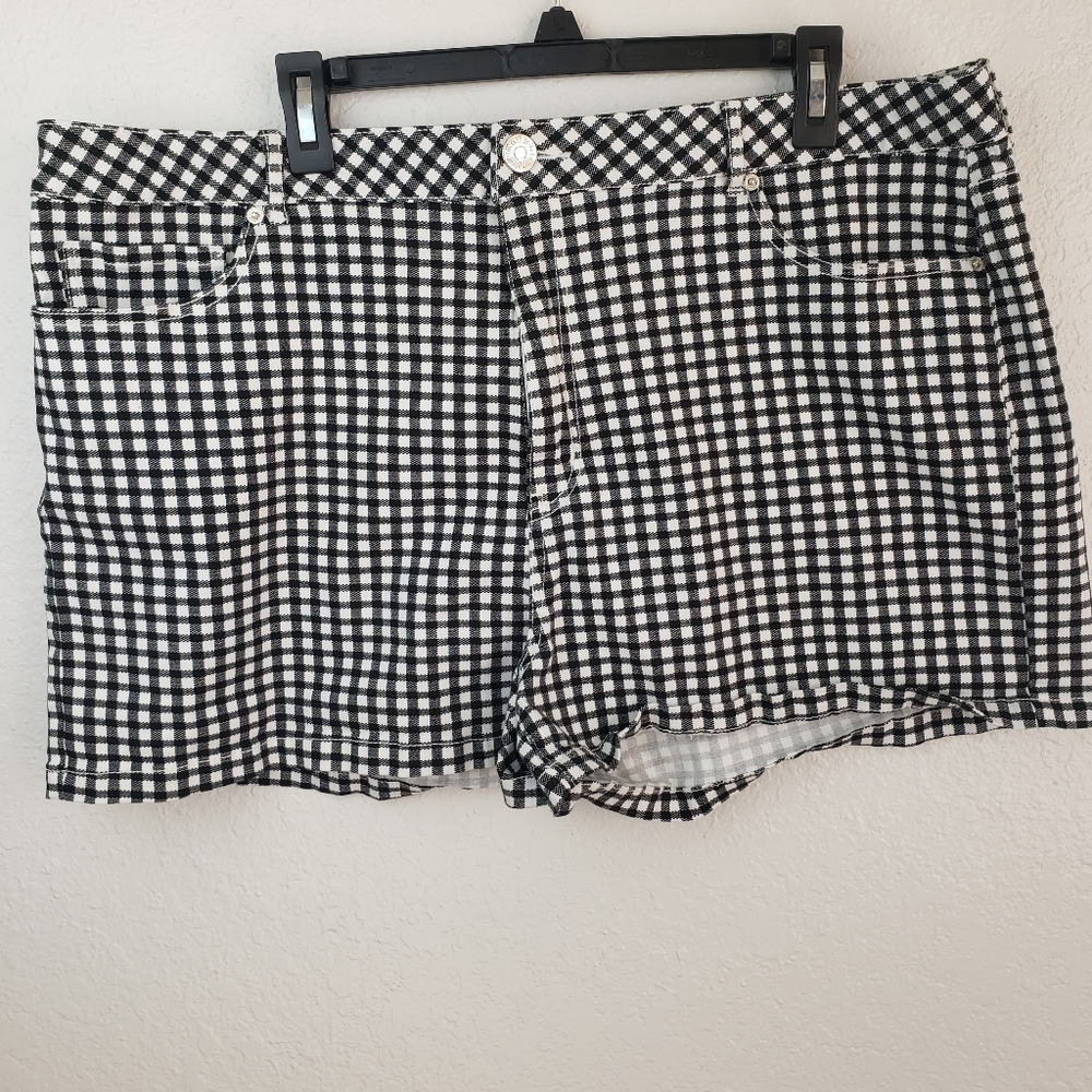 Forever 21 Black Gigham Shorts